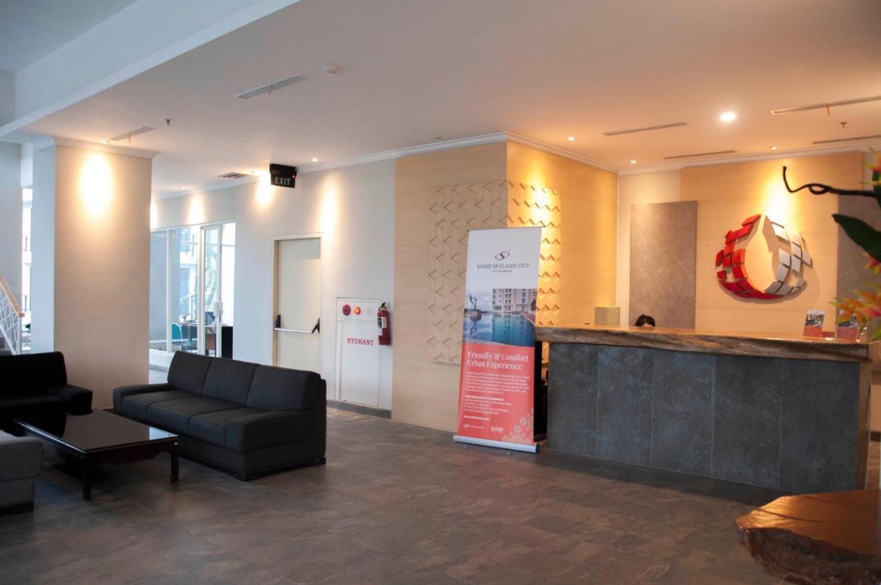 Skyland City Hotel Jatinangor Cilimus Bagian luar foto